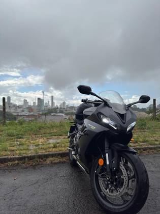 TRIUMPH DAYTONA 660 